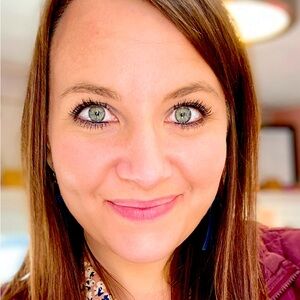 Meet your Posher, Elizabeth